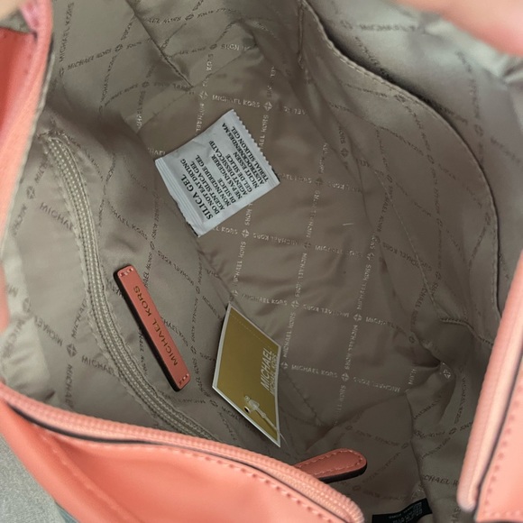 New mk ๐ jet set travel carry all tote - Picture 8 of 9